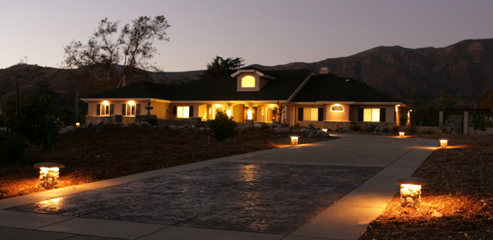 Photo Showing A Home with Hansen Landscape Lights